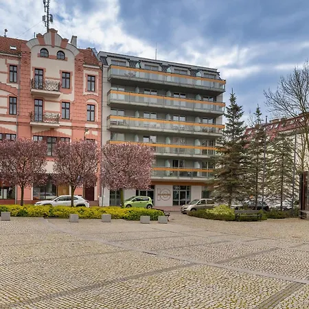 דירה Modern With Garden In By Renters