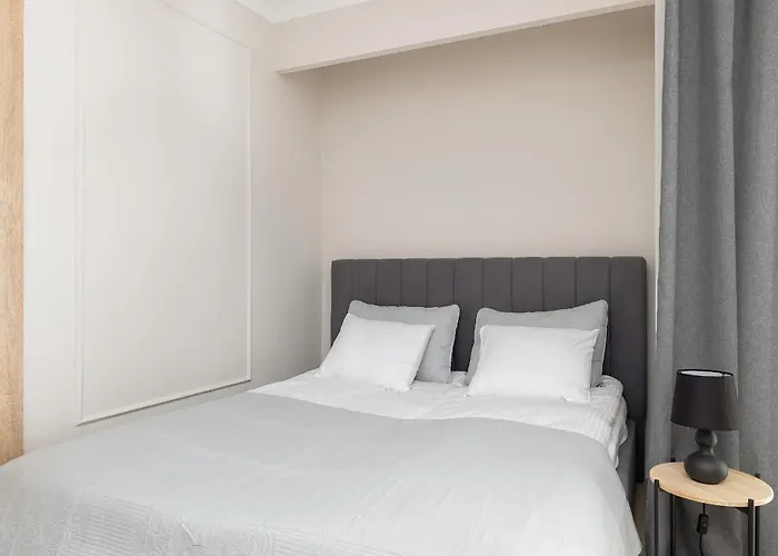 Modern With Garden In By Renters *